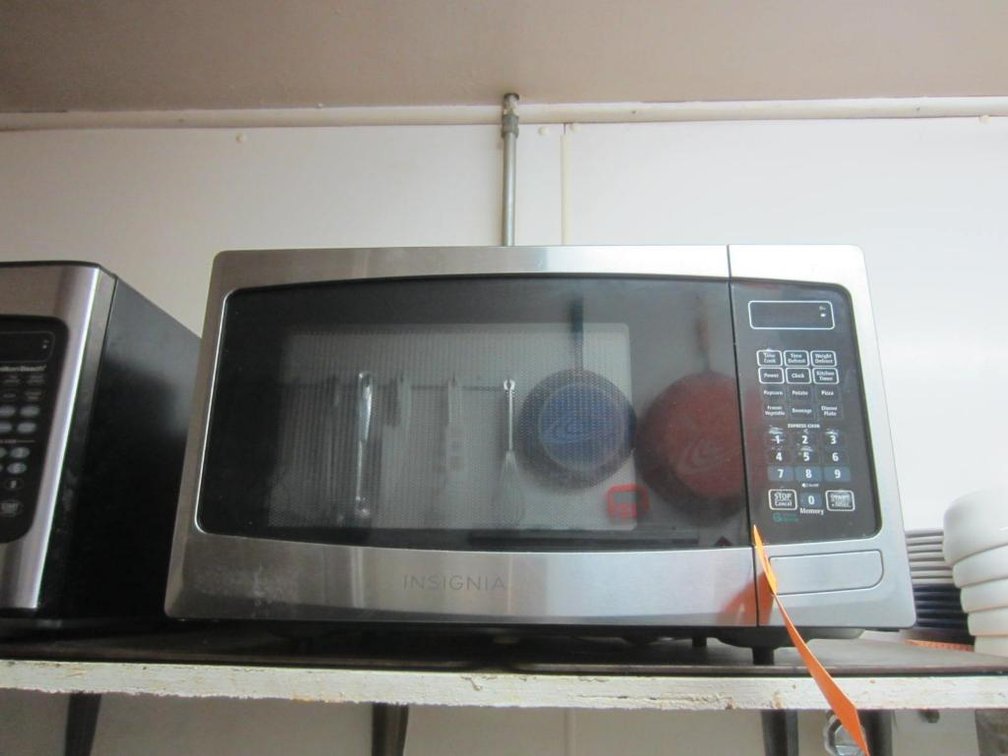 Insignia Microwave
