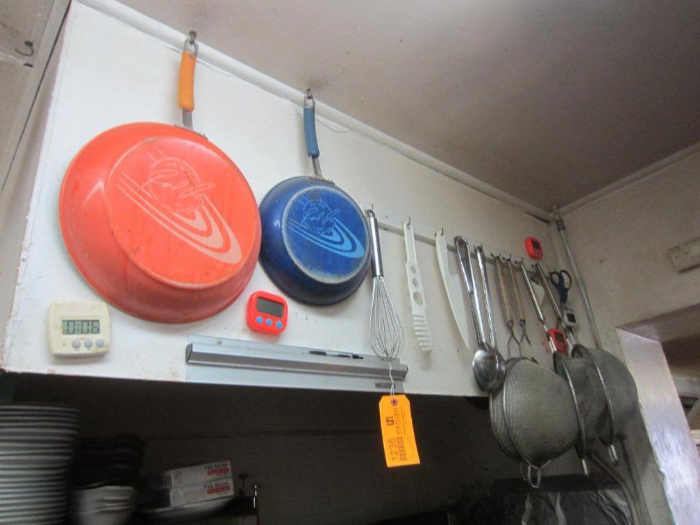 All Contents Hanging
