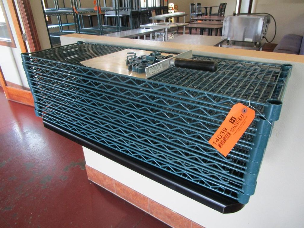 (8) Green Wire Shelves with Clips