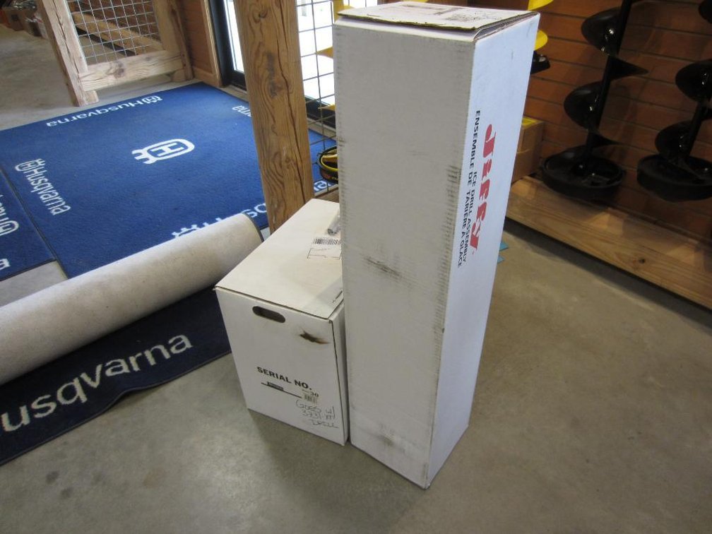 New Jiffy Model 30 8" Gas Ice Auger