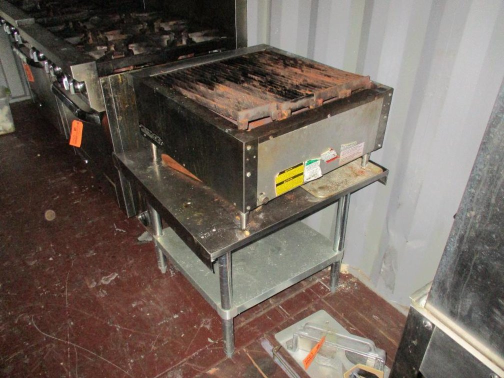 Vulcan Gas Char Grill with Stainless Table