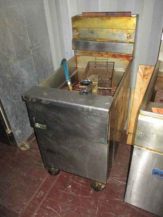 Pitco LP Gas Deep Fryer on Casters