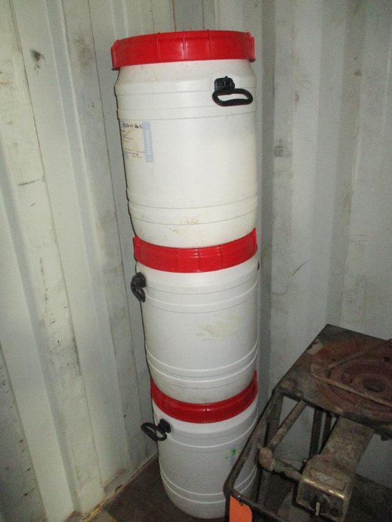 (3) Flora Poly Containers with Lids