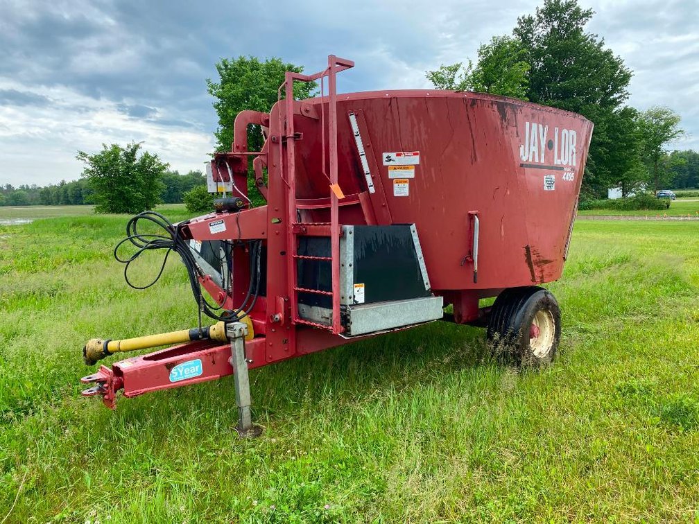 Jay-Lor 4405 TMR Mixer