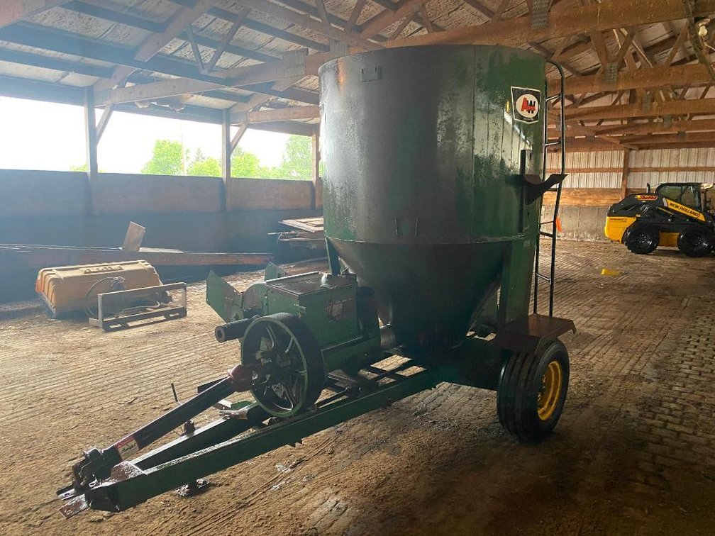 Arts-Way 425-A Feed Mixer