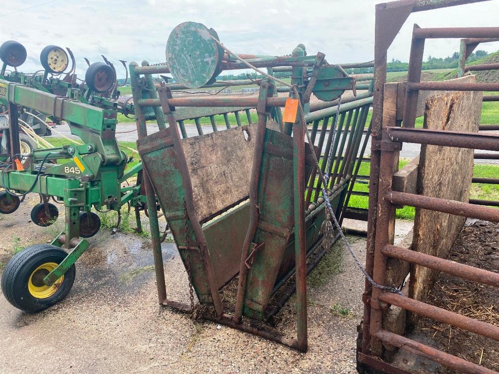 Cattle Squeeze Chute