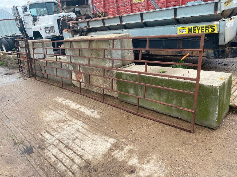(1) Used Steel Cattle Panel
