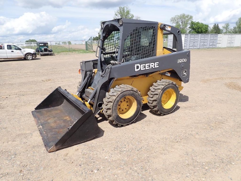 John Deere 320D Skid Steer with Bucket