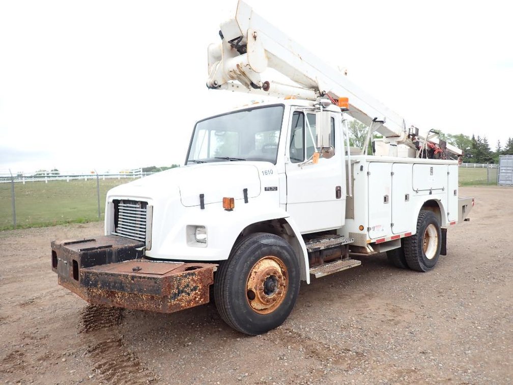 2002 Freightliner FL70 Bucket Truck (Has MN Title)
