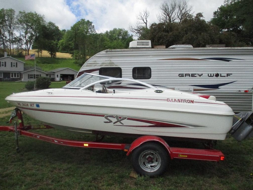 2004 Glastron 175 SX Boat and Trailer