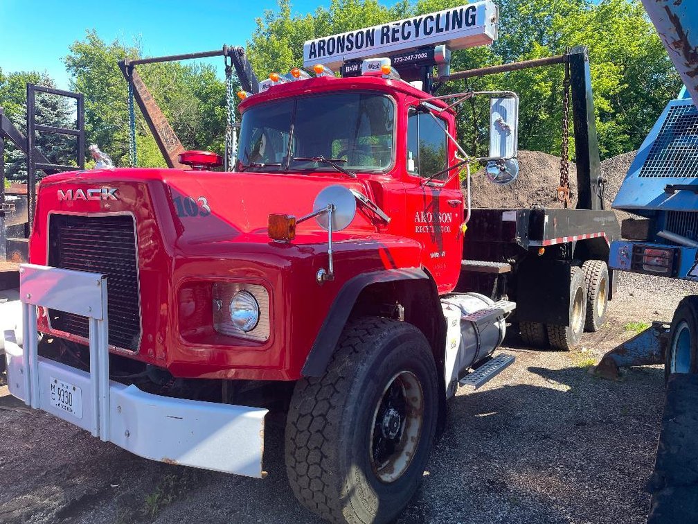 2003 Mack Diesel Lugger Truck (Has WI Title)