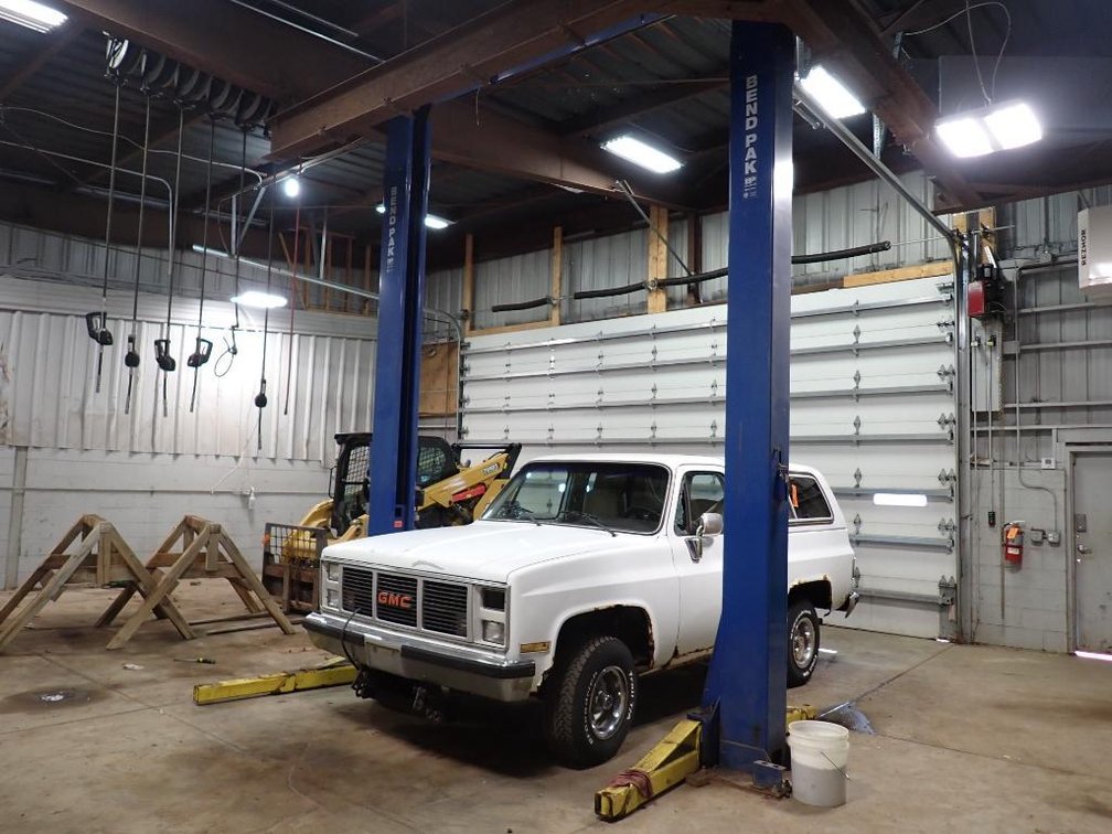 Bend-Pak Automotive Lift