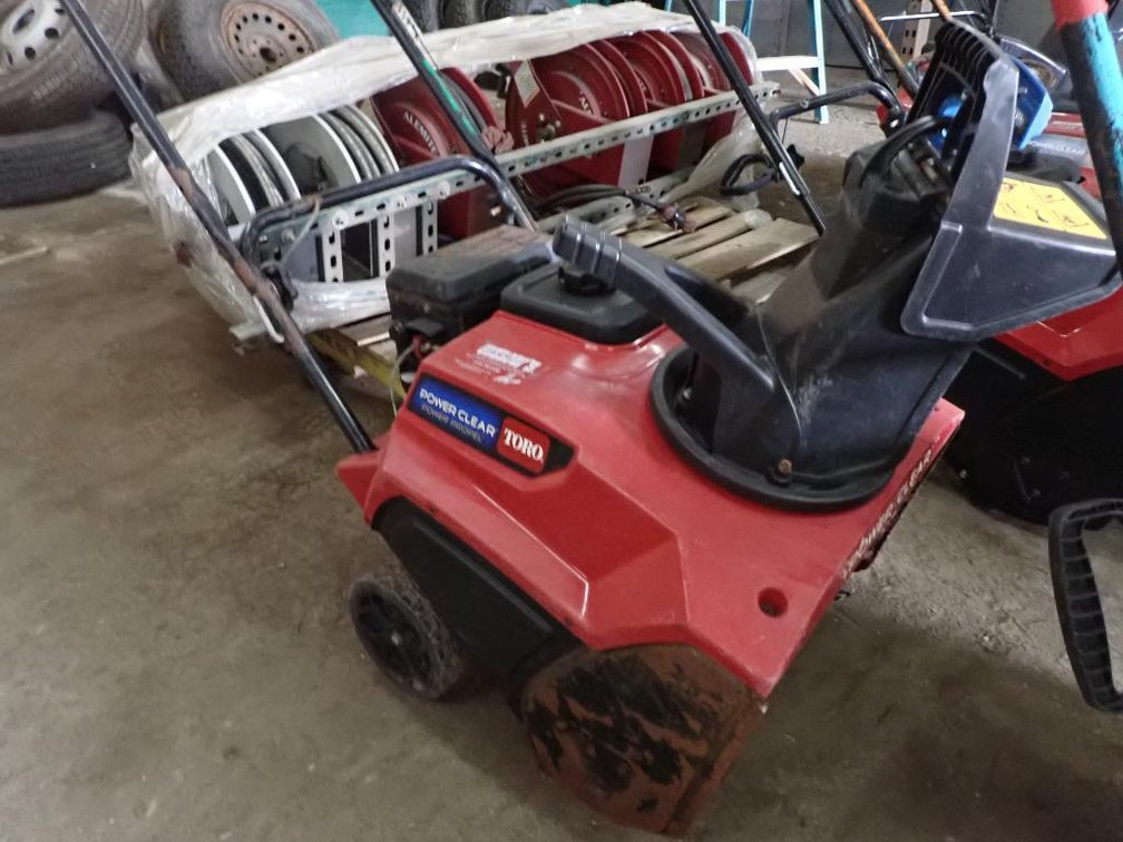 Toro Power Clear 721R Snow Blower