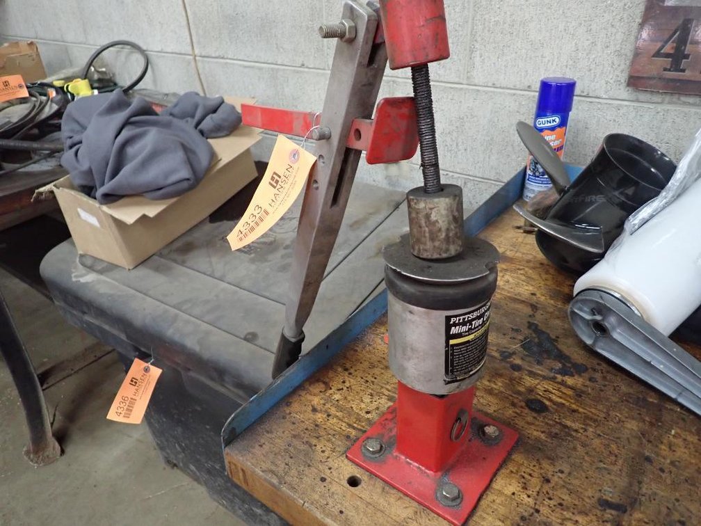 Pittsburg Mini Tire Changer