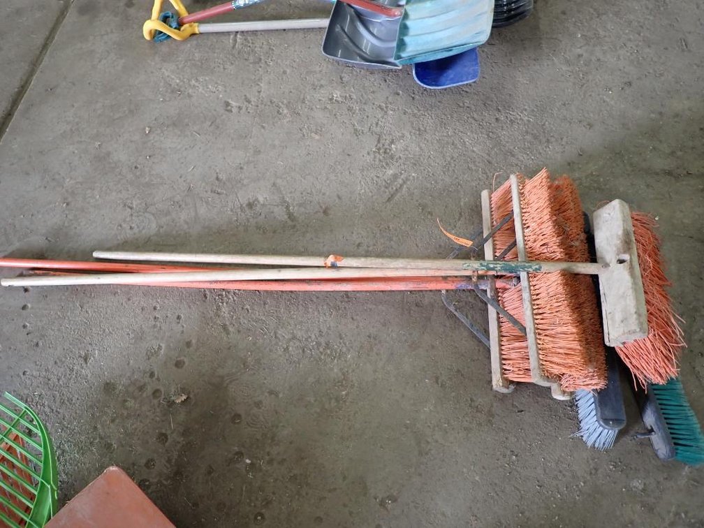 (4) Push Brooms