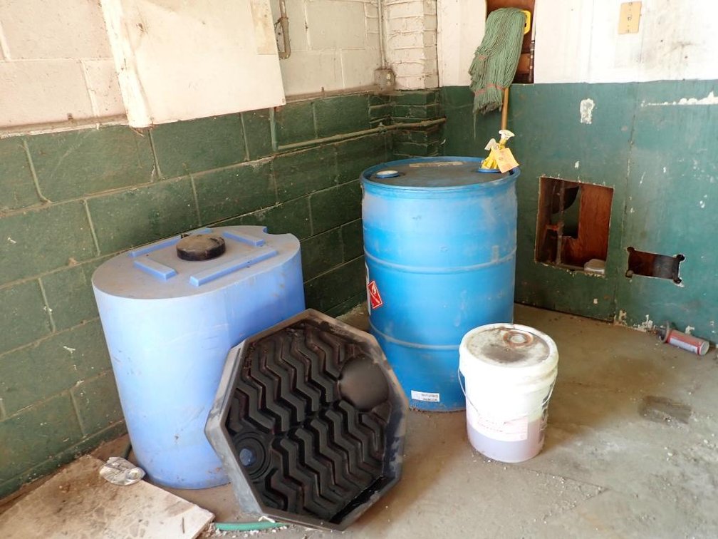 (2) Liquid Containers