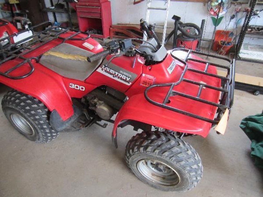 Honda 4 Tracks 300 4Wheeler
