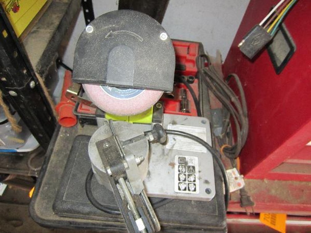 Contents of Side Toolbox Tray