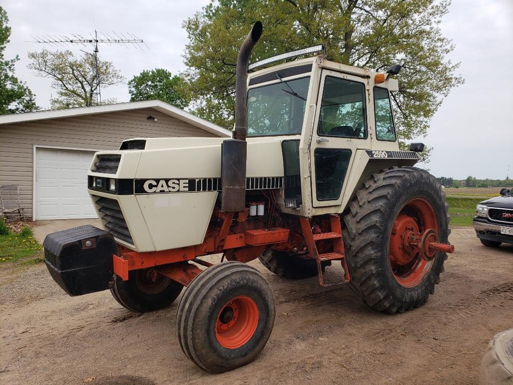 CASE 2590 TRACTOR WITH CAB