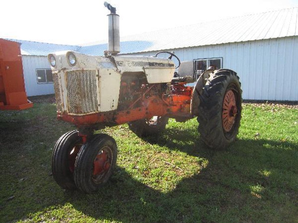 CASE 630 GAS TRACTOR WITH NARROW FRONT