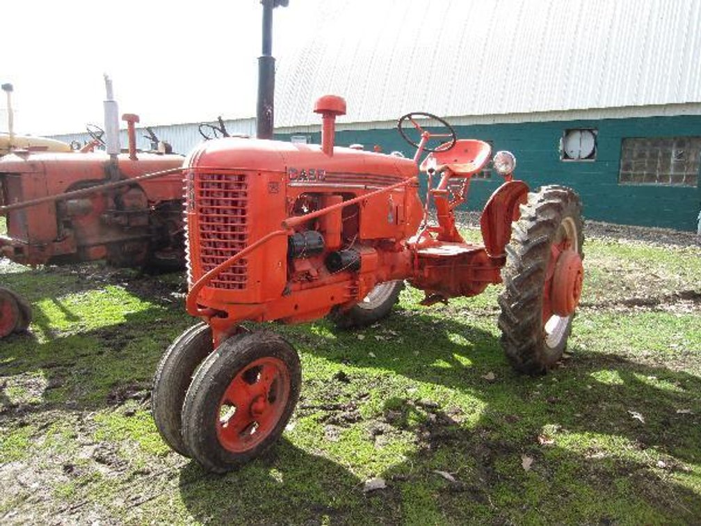 CASE VC TRACTOR WITH NARROW FRONT
