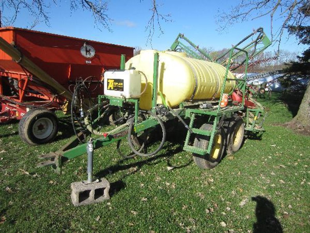 TOP AIR TANDEM AXLE 500 GALLON SPRAYER
