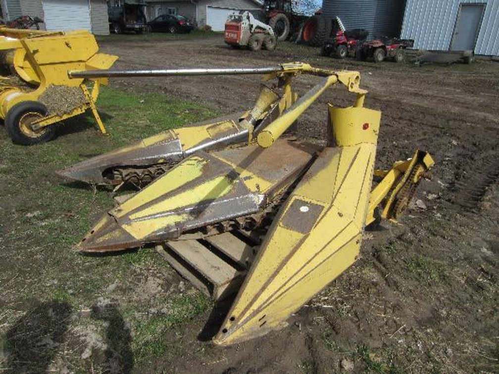 NEW HOLLAND 824 2-ROW CHOPPER CORN HEAD