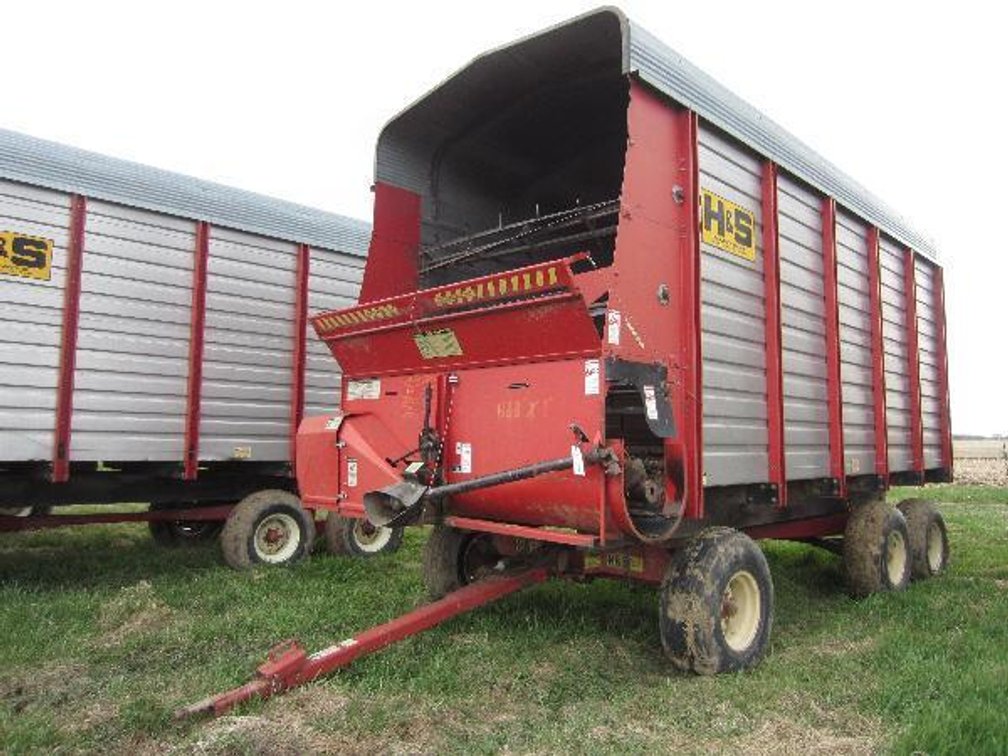 H&S XL-98 16FT CHOPPER BOX ON TANDEM AXLE RUNNING GEAR