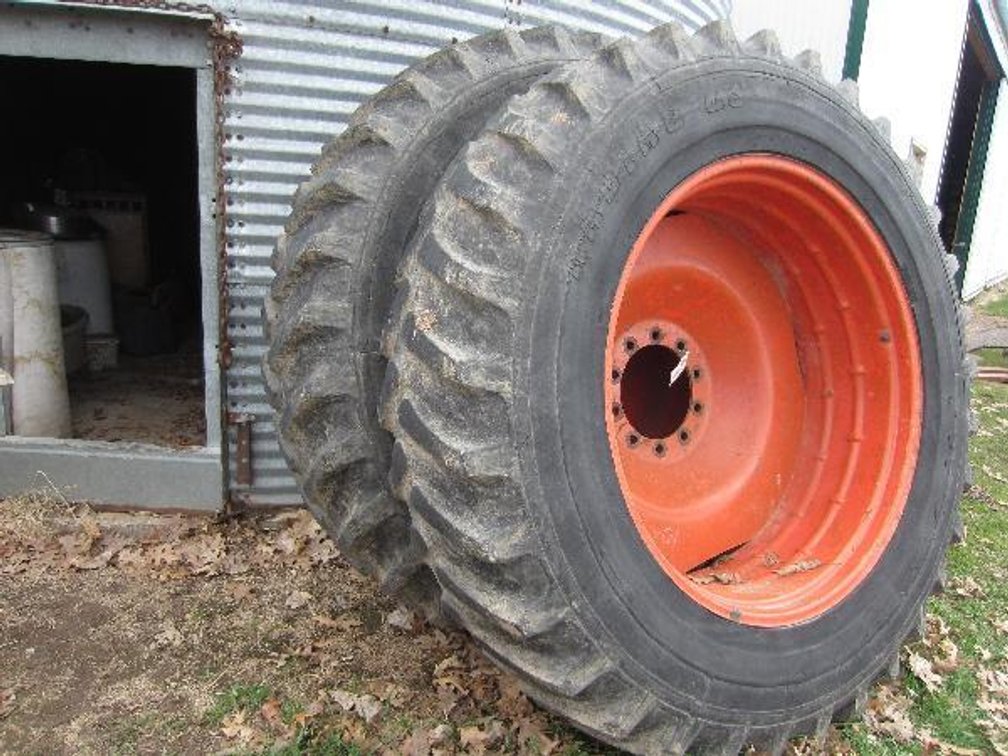 PAIR OF FIRESTONE 18.4R42 BOLT ON DUALS