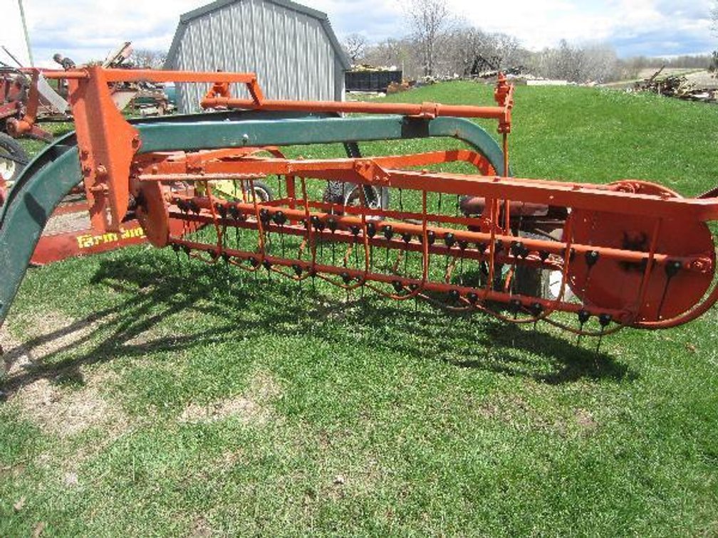 NEW IDEA 403 HAY RAKE