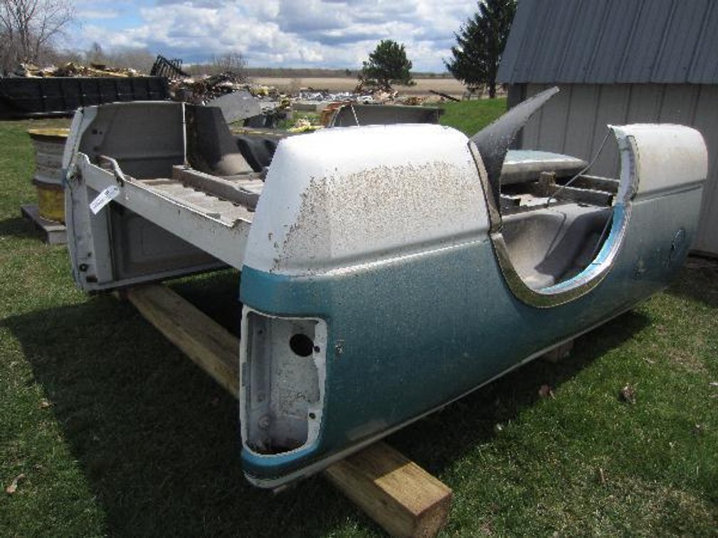 DODGE 8FT PICKUP BOX WITH TAILGATE