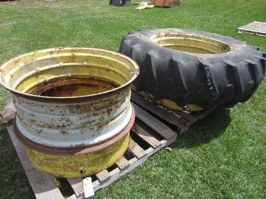 PAIR OF 34" CLAMP ON STYLE DUALS