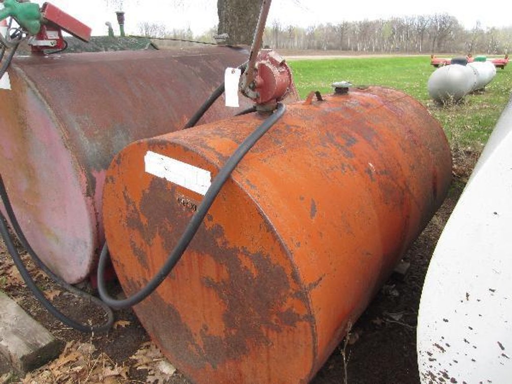FUEL BARREL WITH HAND PUMP
