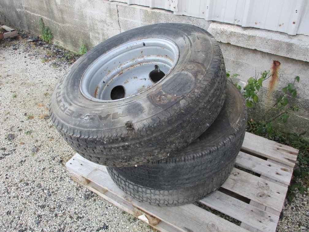 (3) Tires on Rims