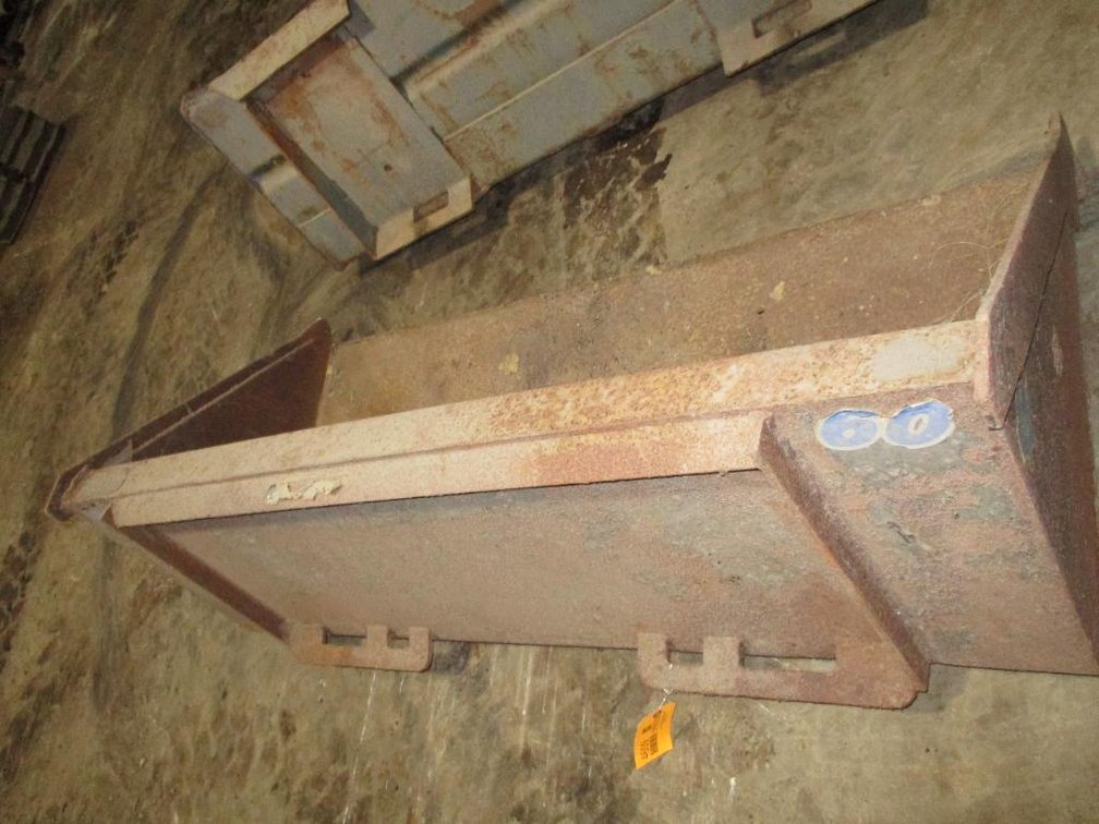 Universal Mount Skid Steer Bucket