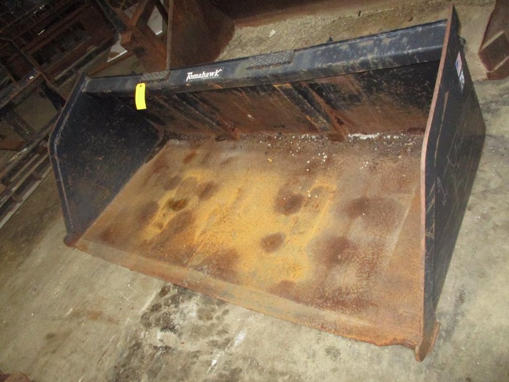 Universal Mount Tomahawk Skid Steer Bucket