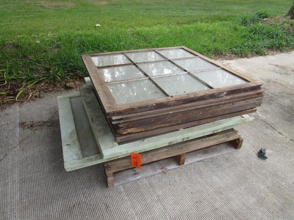 Pallet of Assorted Windows