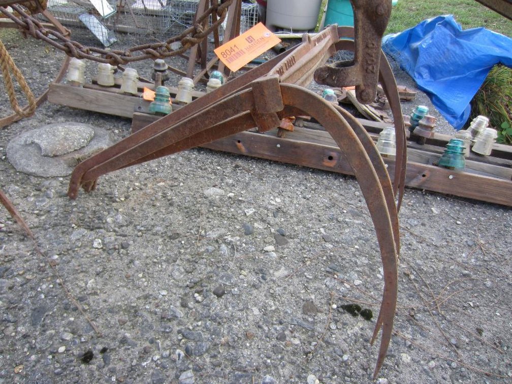 Vintage Eagle Grapple Claws