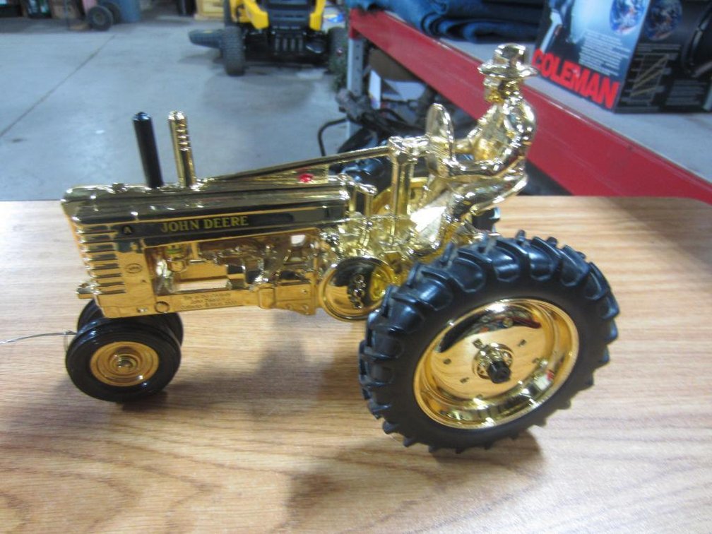 John Deere Model A Toy Tractor (T6)