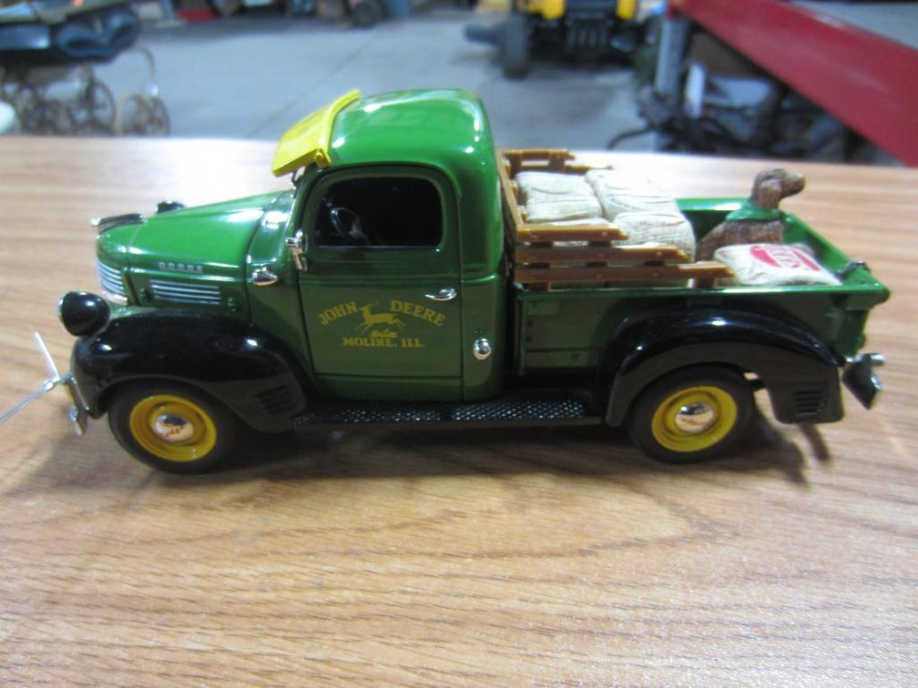 Dodge/John Deere Pick Up Truck (T6)