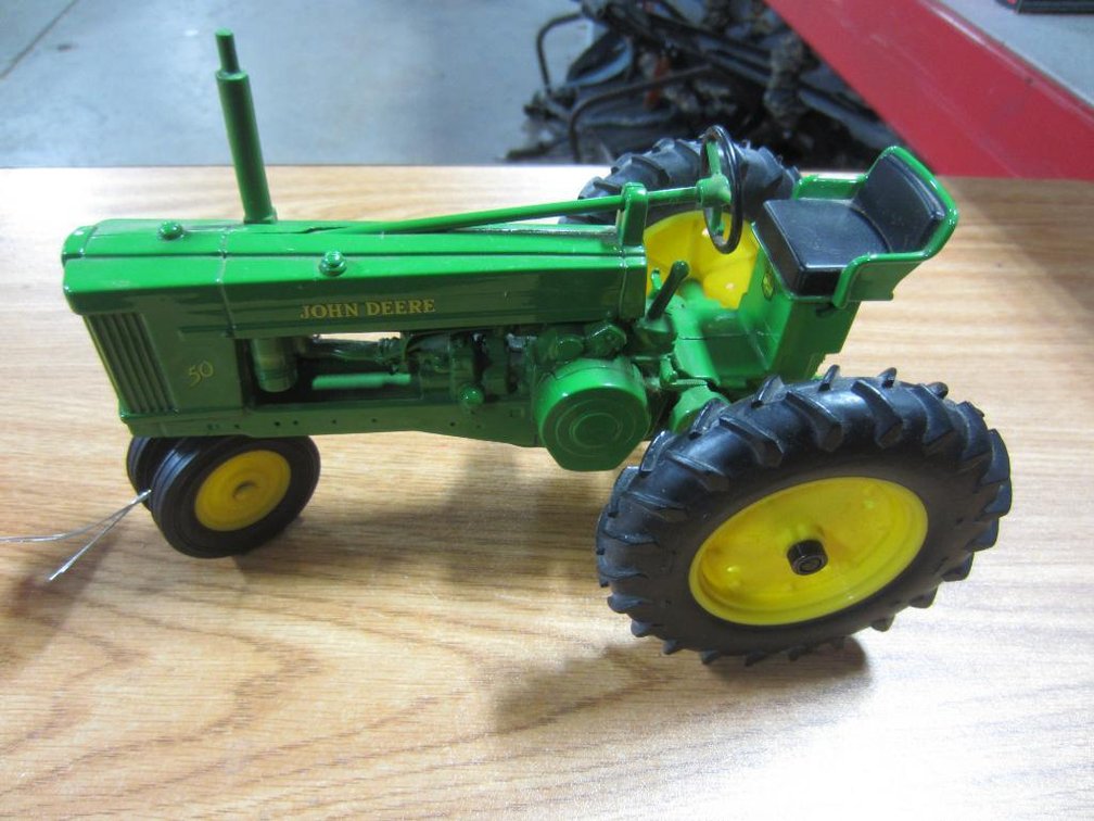Ertl John Deere 50 Toy Tractor (T6)