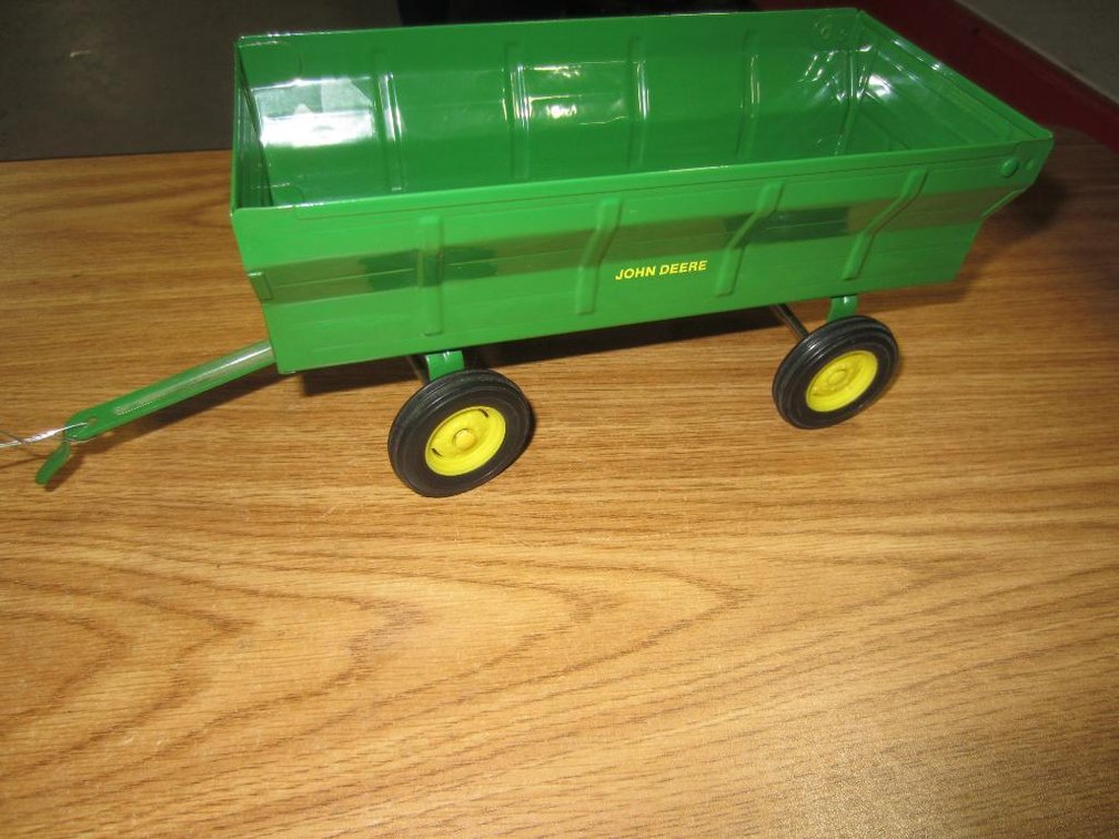 John Deere Grain Wagon (T6)