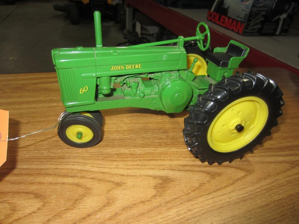 John Deere 60 Toy Tractor (T6)