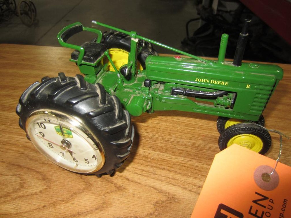 John Deere B Toy Tractor (T6)