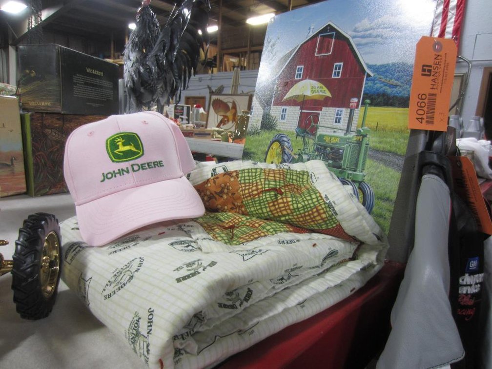 (3) John Deere Items (T6)
