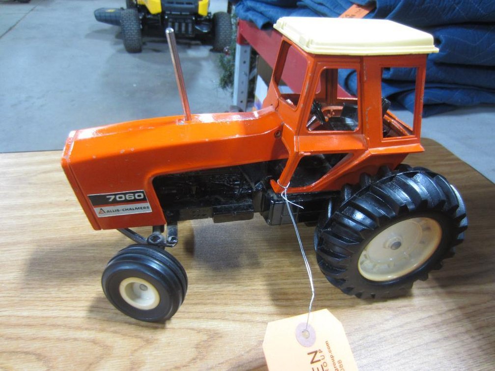 Allis Chalmers 7060 Toy Tractor (T6)
