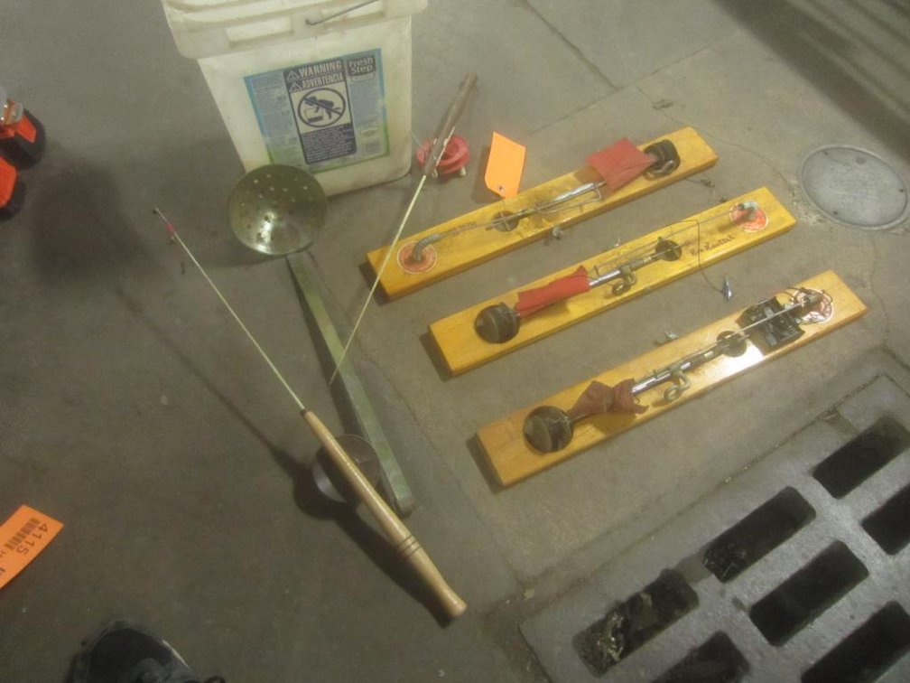 (3) Vintage Wooden Old Style Tip Ups (T13)