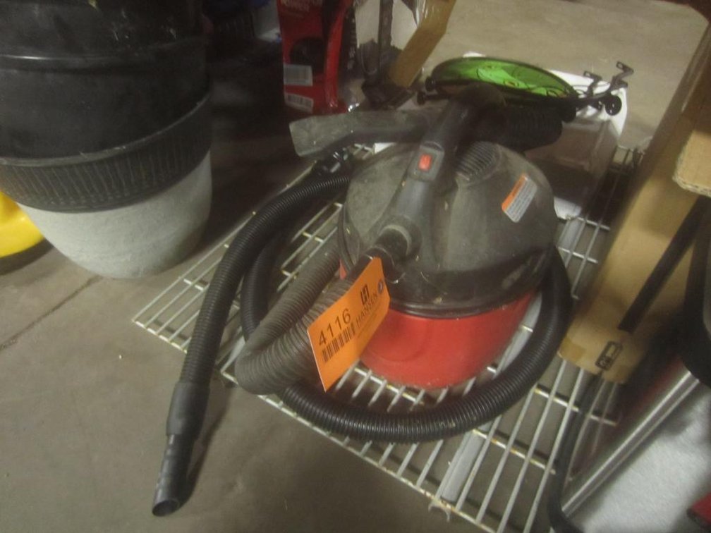 Craftsman 2 Gallon Portable Wet Dry Vac (T13)