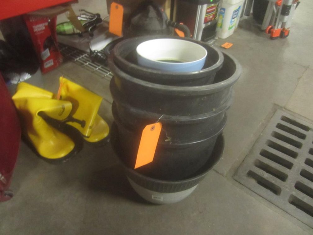 (6) Plant Pots (T13)