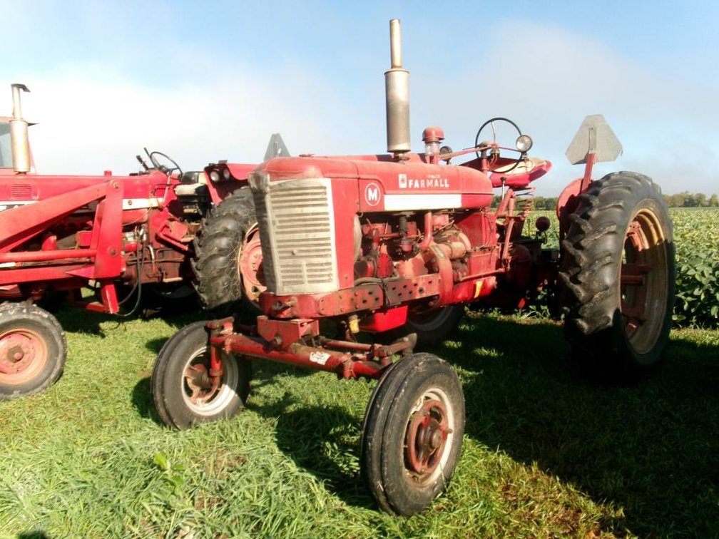 IH McCormick Farmall M Tractor SN: 287048XI